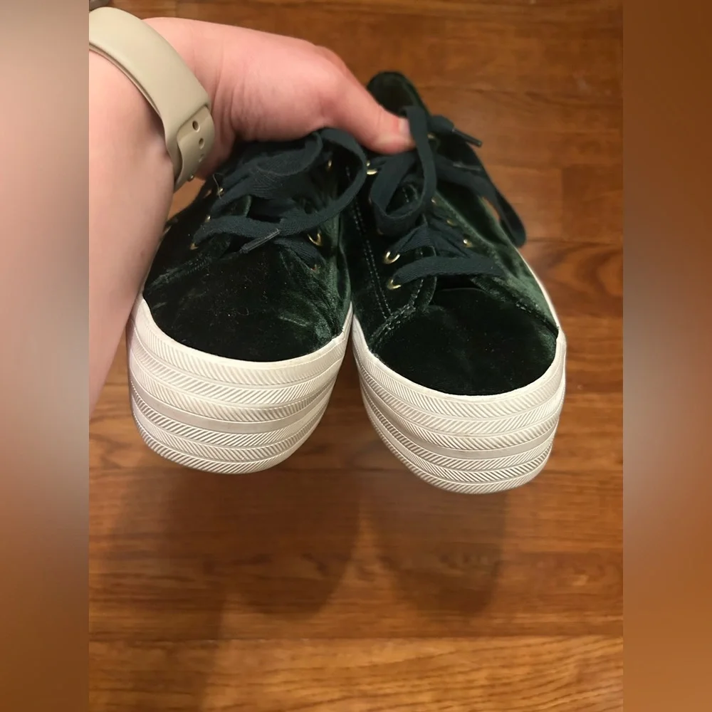 Keds Women's Sz 7.5 Velvety Green & White Platform Lace-Up Shoes